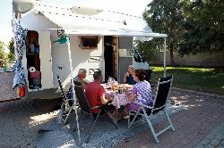 ŞEHRİN MERKEZİNDE KARAVAN KONFORU