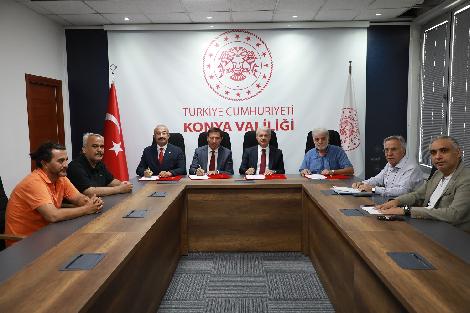 HUZUREVİ YAŞLI BAKIM VE REHABİLİTASYON MERKEZİ İÇİN İMZALAR ATILDI