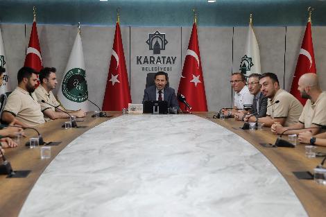 BASKETBOL TAKIMI YENİ SEZON ÖNCESİ BAŞKAN KILCA’YI ZİYARET ETTİ