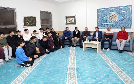 BAŞKAN KILCA VE AKİF DEMİRCİ ÖĞRENCİLERLE BİR ARAYA GELDİ