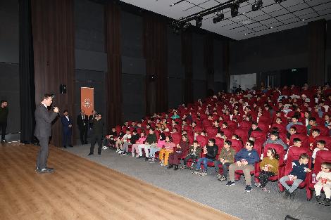 BAŞKAN KILCA ÖĞRENCİLERİN MUTLULUĞUNA ORTAK OLDU