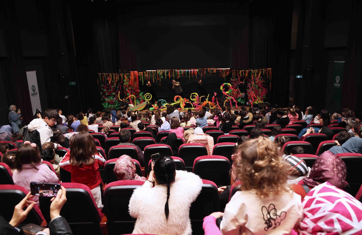 ÇOCUKLARA TİYATRO ETKİNLİĞİ