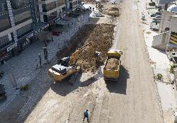KÜÇÜKKUMKÖPRÜ CADDESİNDE ALTYAPI ÇALIŞMALARI SÜRÜYOR