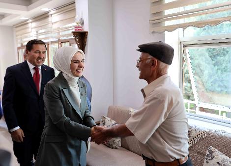 BAKAN GÖKTAŞ, ÇELEBİ MAHALLE KONAĞI'NDA BÜYÜKLERLE BULUŞTU