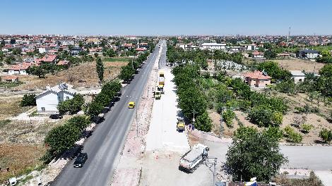 KANAL CADDESİ'NDE ASFALT ÇALIŞMALARI YENİ ETAPTA