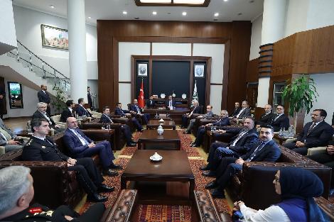 İÇİŞLERİ BAKANI MUSTAFA ÇİFTÇİ KARATAY BELEDİYESİ’Nİ ZİYARET ETTİ