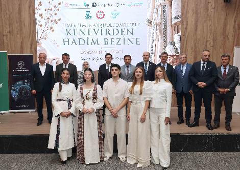 İLMEK İLMEK ANADOLUDAKİLERLE KENEVİRDEN HADİM BEZİNE PROJESİ KARATAY’DA TANITILDI