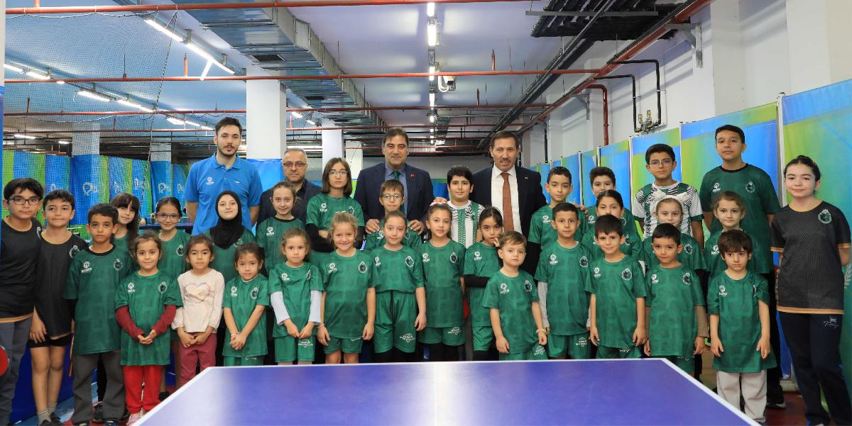 ÜNAL KARAMAN’DAN KARATAY SPOR OKULLARI’NA ZİYARET