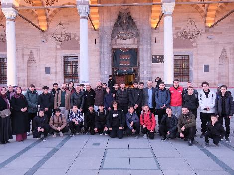 KARATAY’DA ÖĞRENCİLER SABAH NAMAZI PROGRAMINDA BULUŞUYOR
